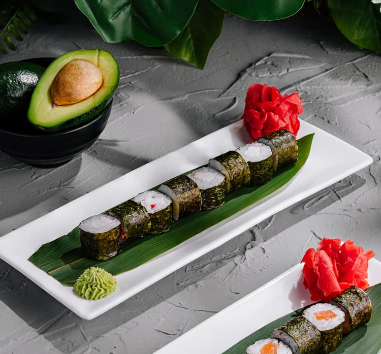 Maki with snow crab